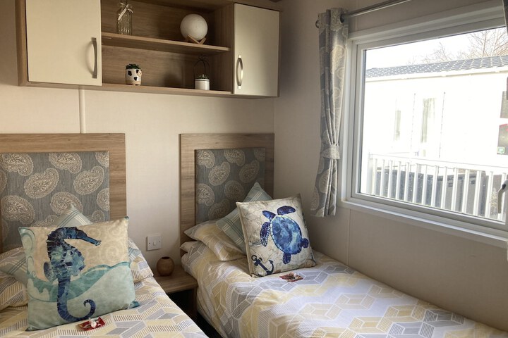 Room 2 of 29