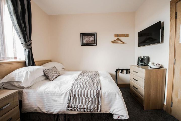 Room 12 of 34