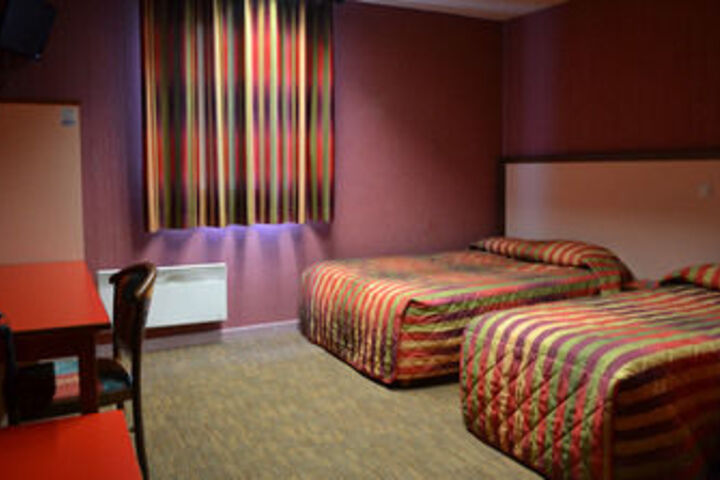 Room 4 of 12