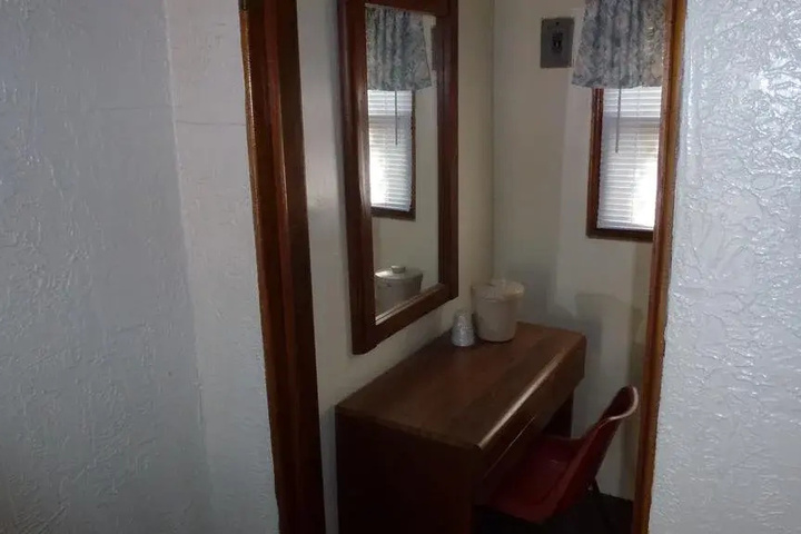 Room 2 of 13