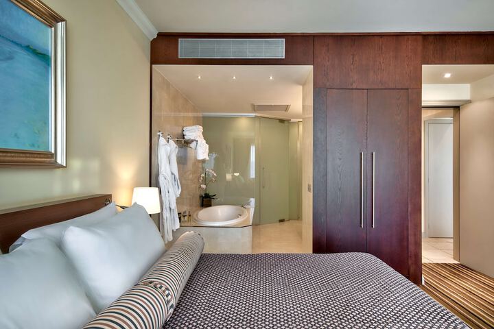 Room 68 of 233
