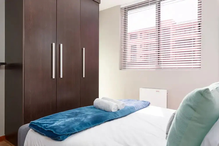 Room 6 of 20