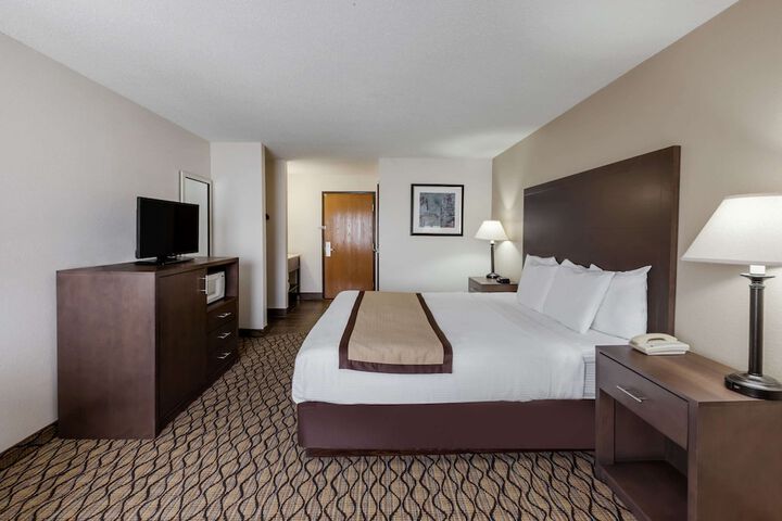 1 King Bed (8 of 14)