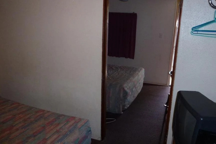 Room 11 of 13