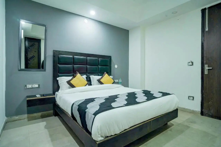 Room 3 of 17