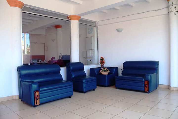 Lounge 37 of 38