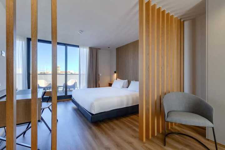 Room 9 of 30