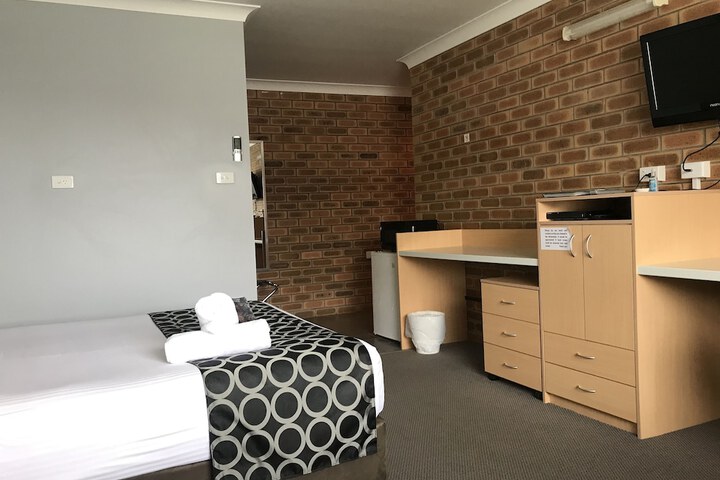 Room 25 of 152