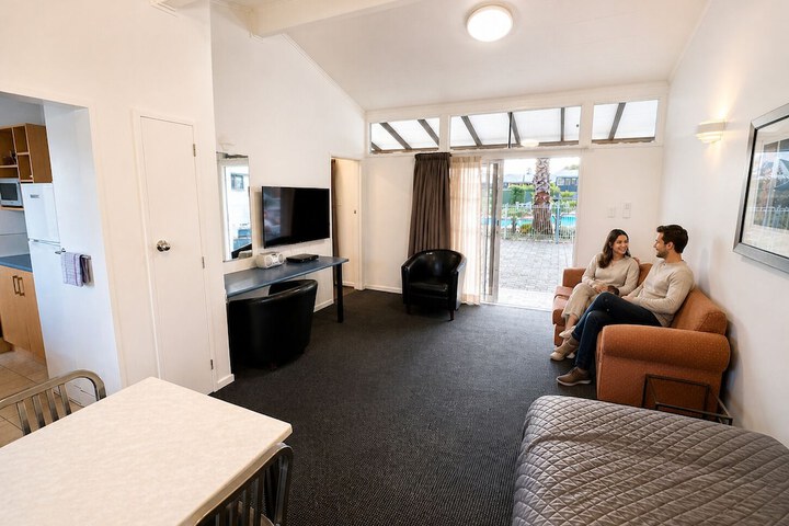 Room 16 of 34
