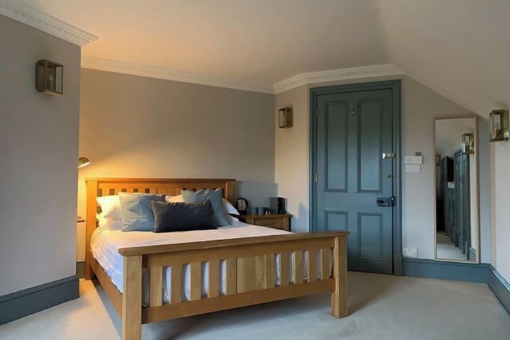 Room 19 of 48