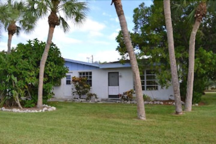 While Away Villa in Holmes Beach, FL