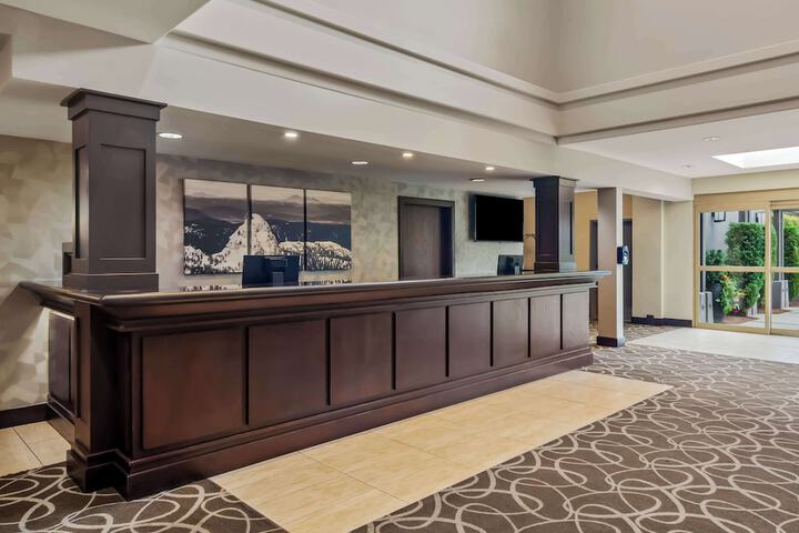 Hotel Lobby