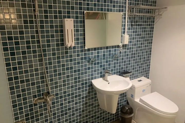 Room 7 of 14