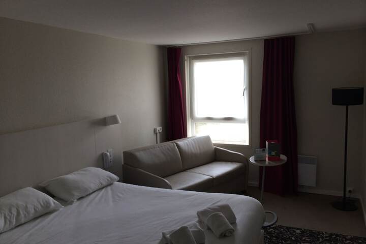 Room 3 of 43
