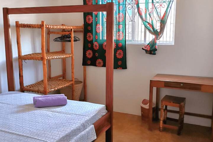 Room 10 of 48