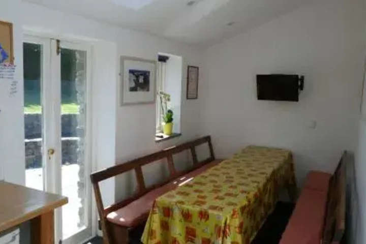 Room 3 of 9