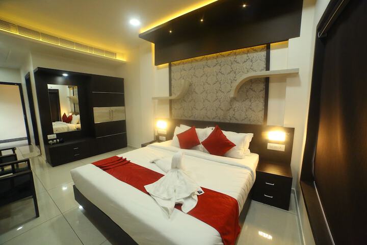 Room 6 of 14