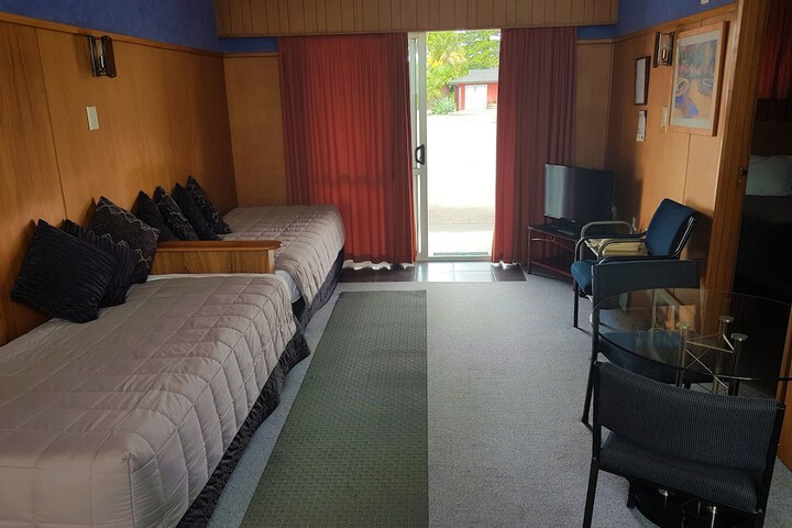 Room 17 of 27