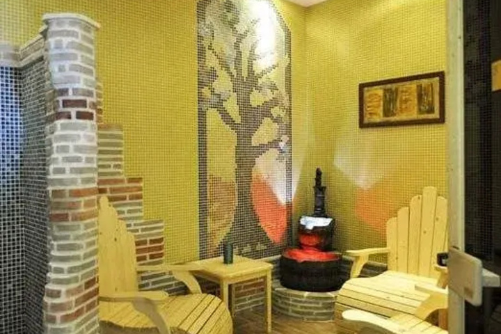 Room 11 of 20