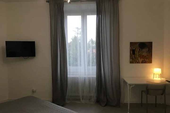 Room 4 of 11
