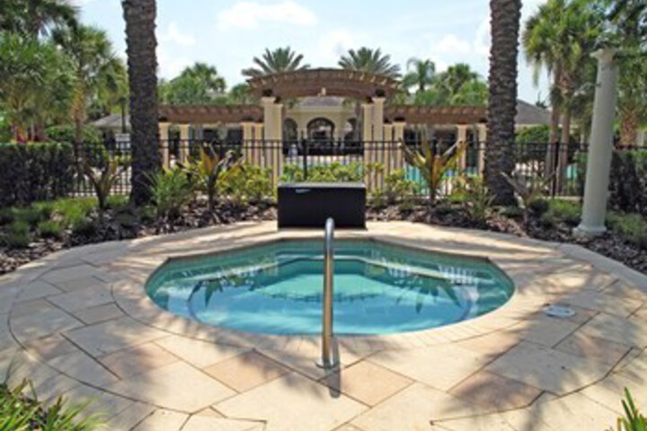 Pool 25 of 44