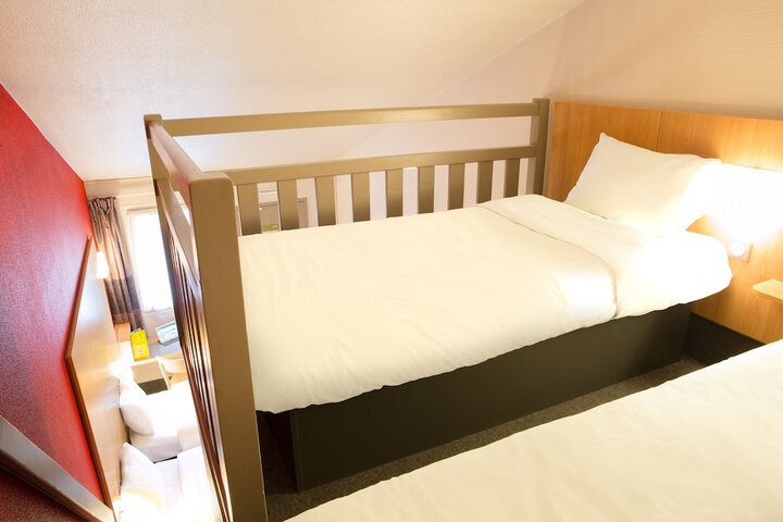 Room 9 of 45