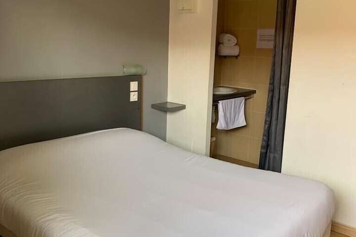 Room 18 of 89
