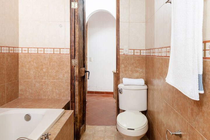 Room 10 of 22