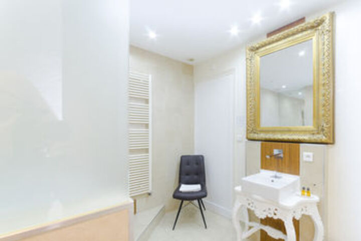 Room 6 of 36