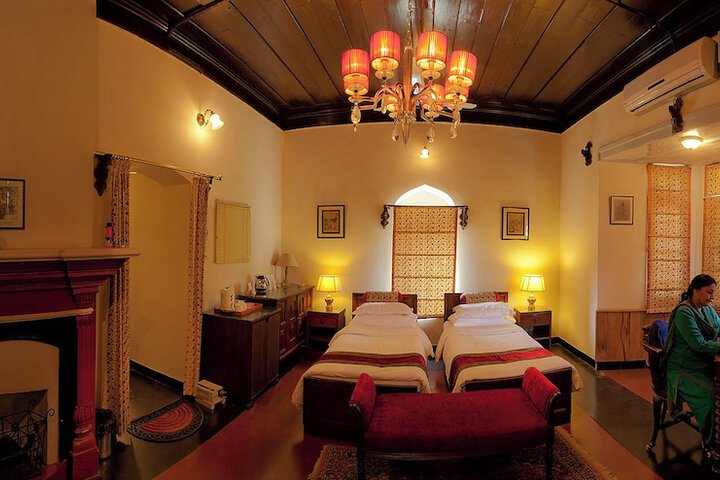 Room 12 of 36
