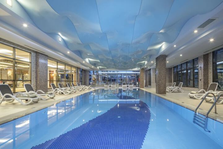 Pools & Facilities