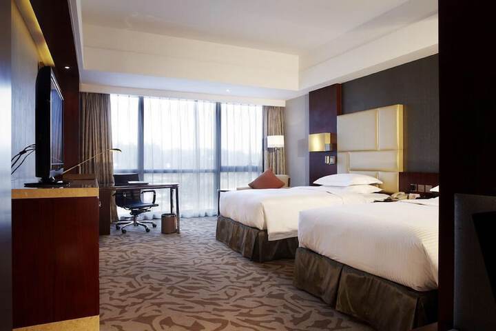 Room 7 of 35