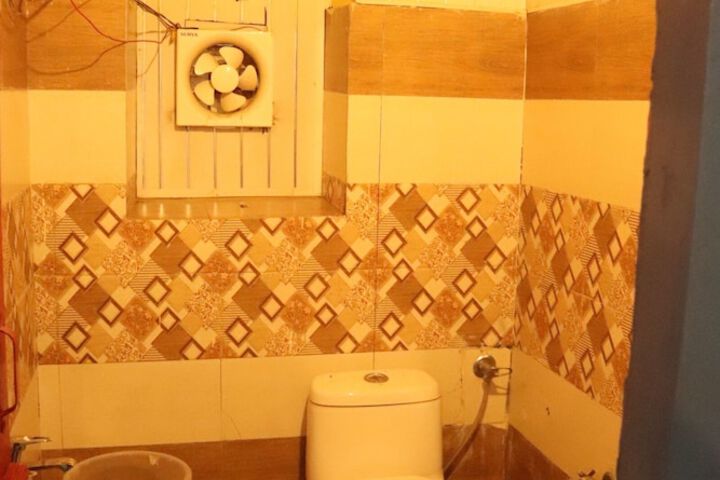 Room 12 of 17