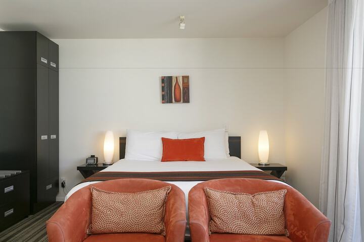 Room 51 of 200