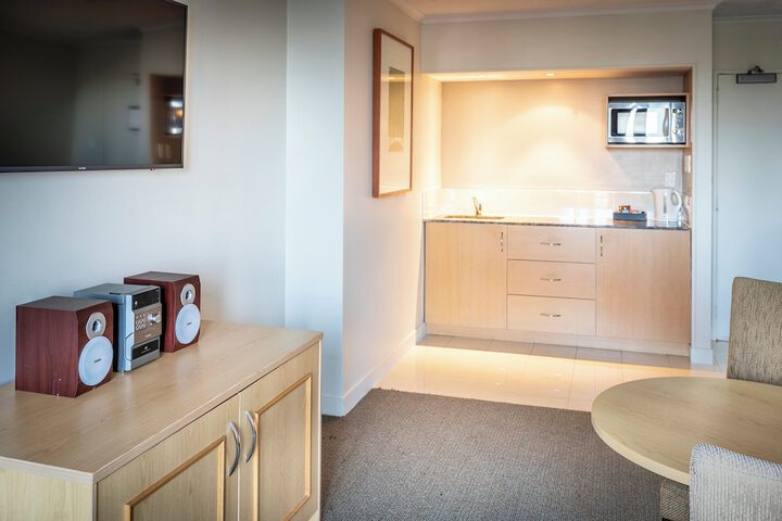 Room 28 of 76