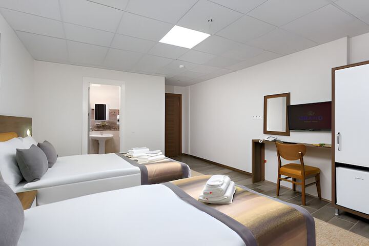 Room 28 of 64