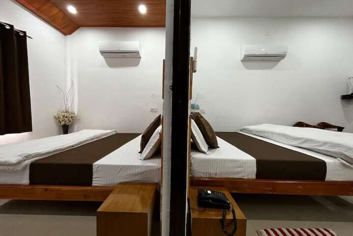Room 13 of 17