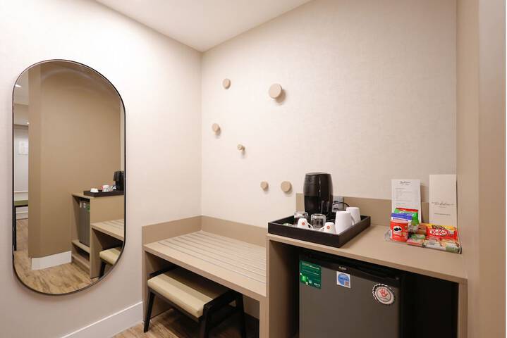 Room 25 of 143