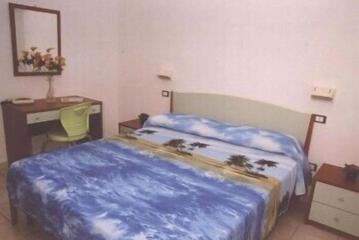 Room 8 of 23