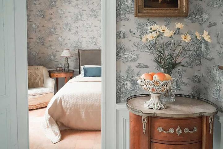 Room 2 of 30