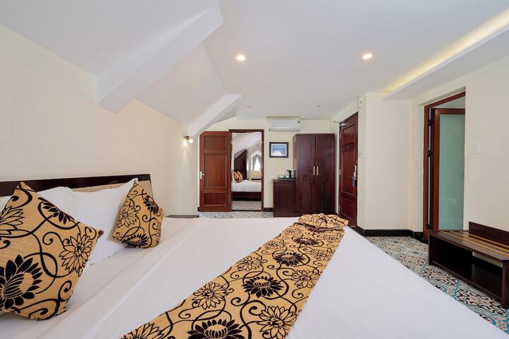 Room 10 of 66
