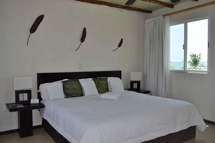 Room 13 of 87