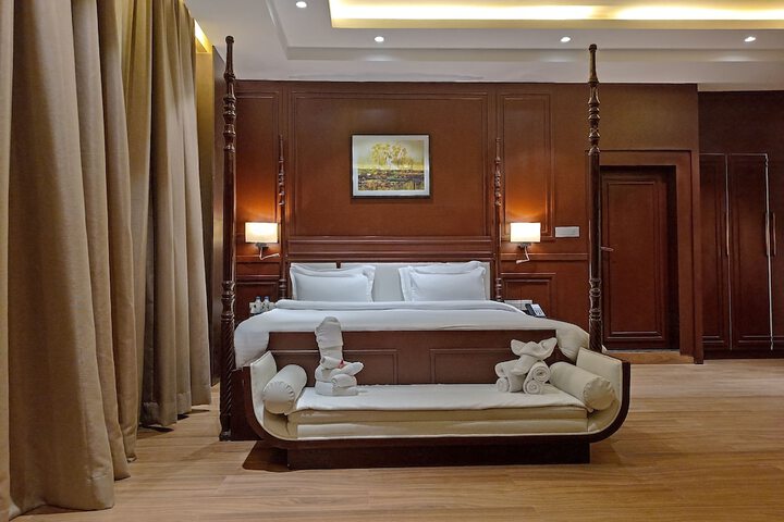 Room 10 of 24