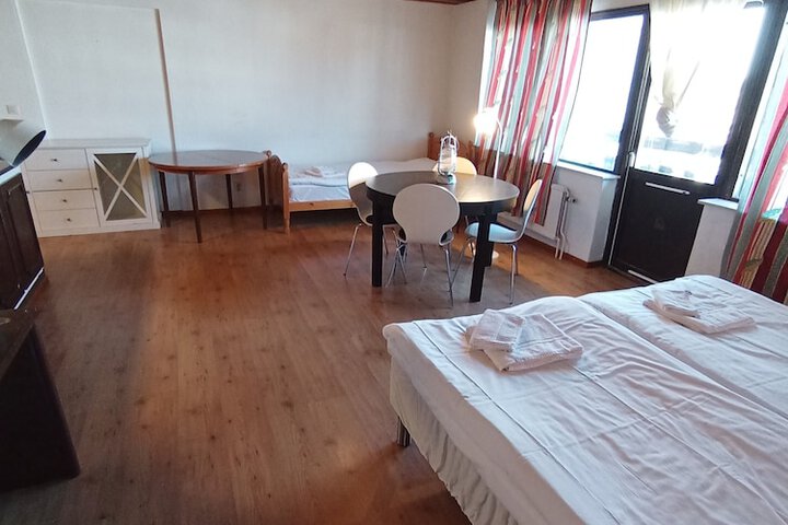 Room 52 of 140