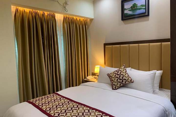 Room 9 of 39