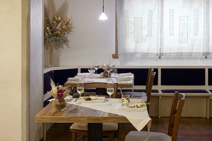 Dining 62 of 73