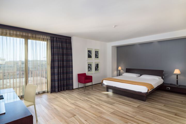 Room 2 of 59