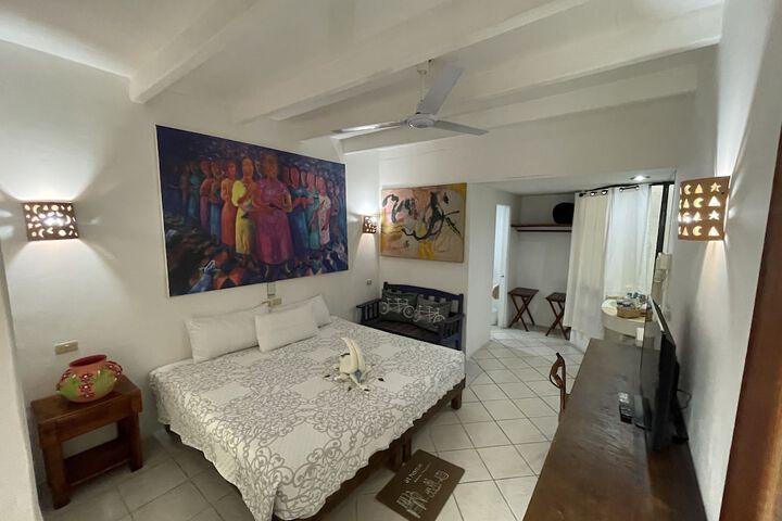 Room 9 of 27