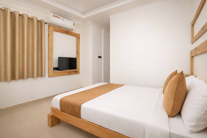 Room 8 of 14