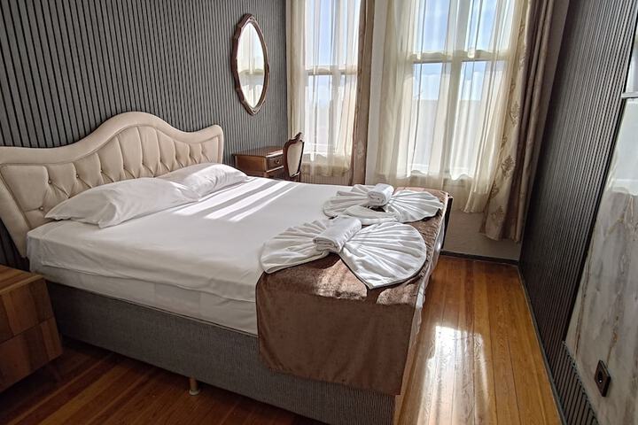 Room 23 of 104